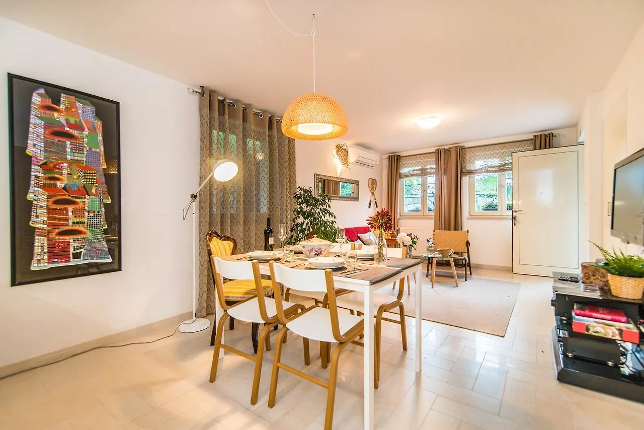 Studio Apartment In Villa Arta Lovran