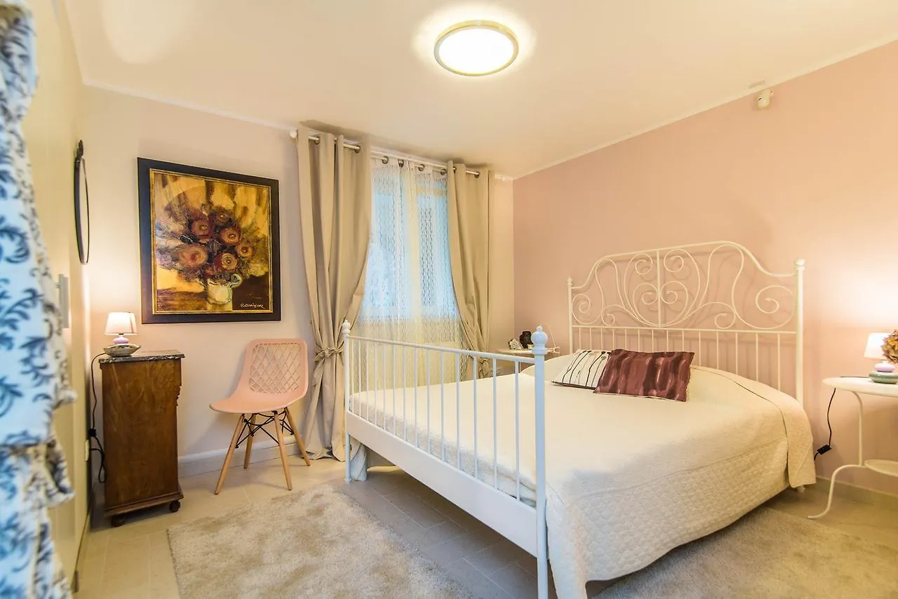 Studio Apartment In Villa Arta Lovran