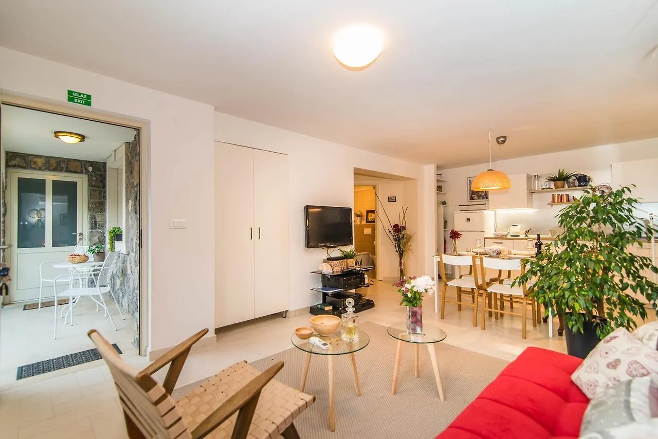 Studio Apartment In Villa Arta Lovran Croatia