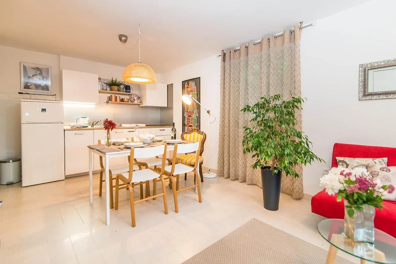Studio Apartment In Villa Arta Lovran