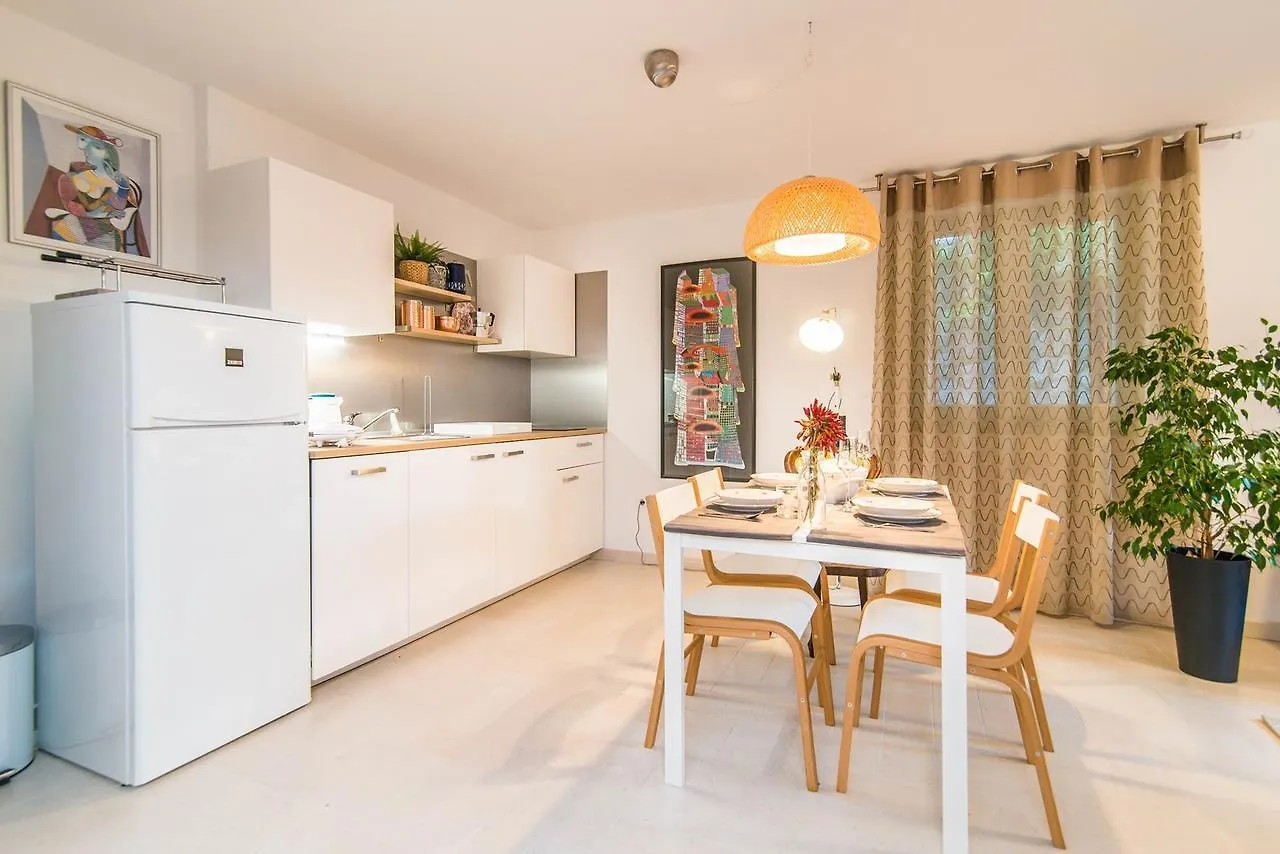 Studio Apartment In Villa Arta Lovran