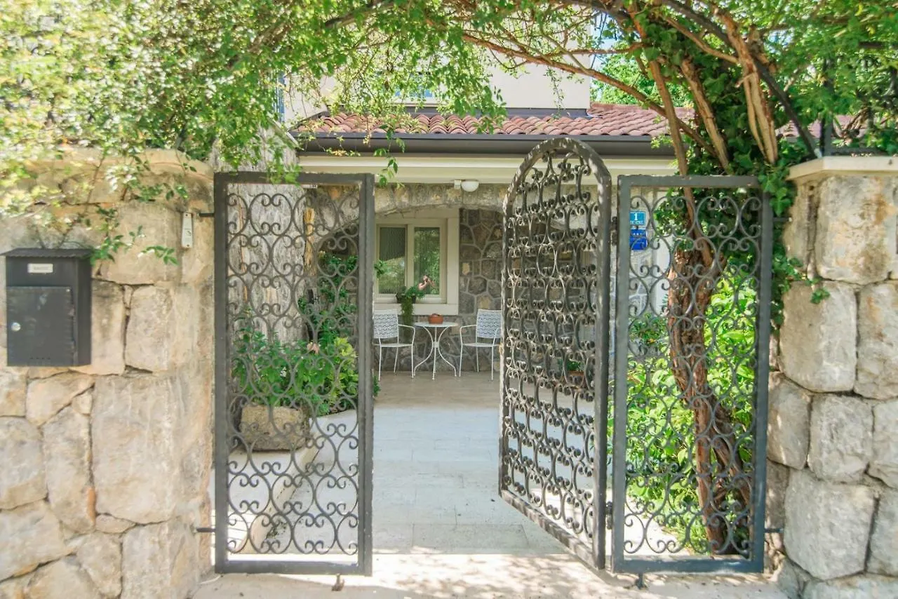 Studio Apartment In Villa Arta Lovran Croatia